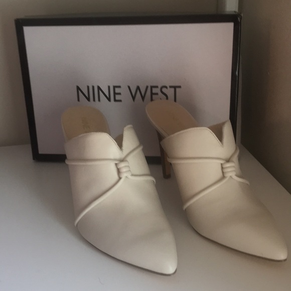 🎉🎉JUST REDUCED🎉🎉Nine West Mules - Picture 2 of 2